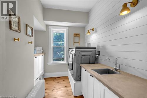 18 Hawarden Avenue, Brantford, ON - Indoor Photo Showing Kitchen