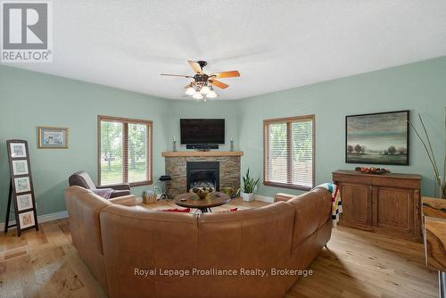 288 Edward Street W, Stirling-Rawdon (Rawdon Ward), ON - Indoor Photo Showing Living Room With Fireplace