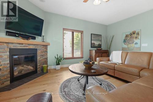 288 Edward Street W, Stirling-Rawdon (Rawdon Ward), ON - Indoor Photo Showing Living Room With Fireplace