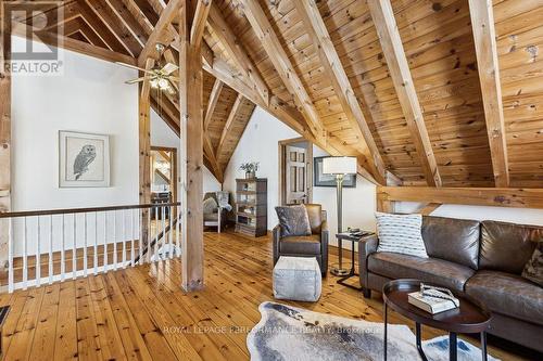 3125 Torwood Drive, Ottawa, ON - Indoor Photo Showing Living Room