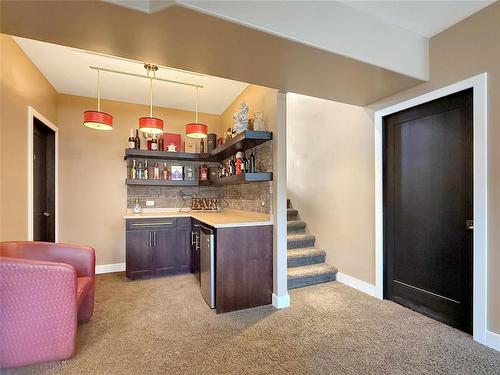 34 Lakeview Drive, Brandon, MB - Indoor Photo Showing Laundry Room