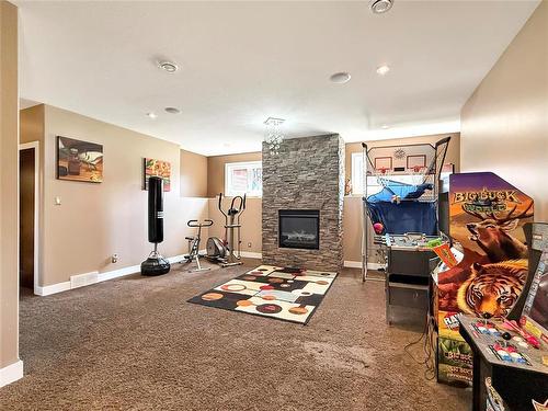 34 Lakeview Drive, Brandon, MB - Indoor
