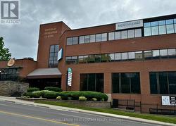 202 - 135 BAYFIELD STREET  Barrie, ON L4M 3B3
