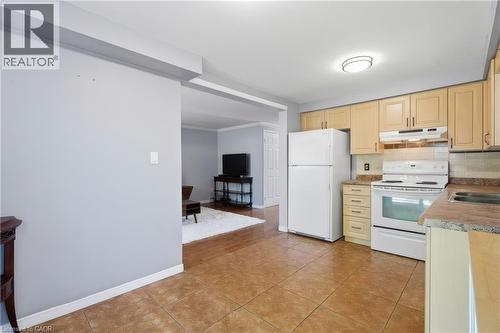 1089 Copper Leaf Crescent, Kitchener, ON - Indoor Photo Showing Kitchen