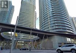 601 - 12 YORK STREET Toronto, ON M5J 0A9
