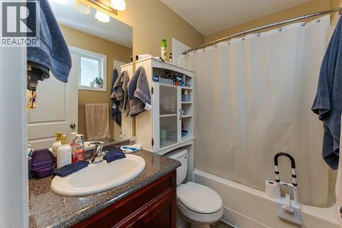 1321 Douglas Street, Prince George, BC - Indoor Photo Showing Bathroom