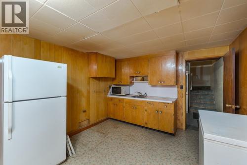 1321 Douglas Street, Prince George, BC - Indoor Photo Showing Kitchen