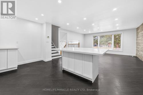81 Watson Crescent, Brampton, ON - Indoor Photo Showing Kitchen