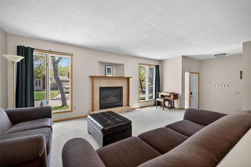 190 Willowbend Cr, Winnipeg, MB 