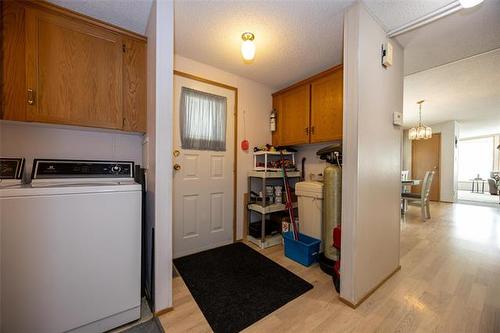 42 Village Dr, Ste Anne, MB 