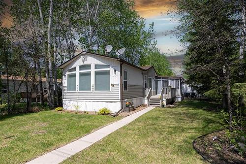 42 Village Dr, Ste Anne, MB 