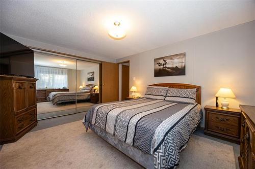 42 Village Dr, Ste Anne, MB 