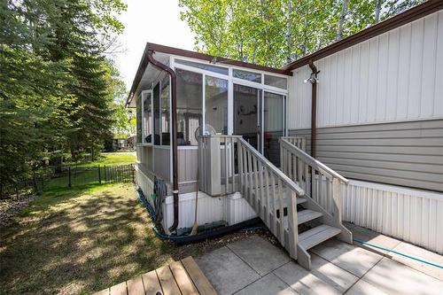 42 Village Dr, Ste Anne, MB 