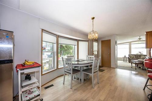 42 Village Dr, Ste Anne, MB 