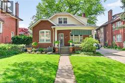 40 FAIRLEIGH Crescent  Hamilton, ON L8M 2K9