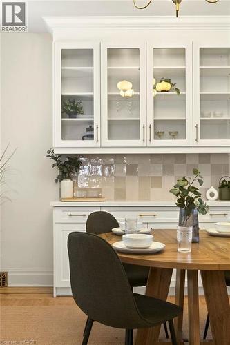 106 Grosvenor Avenue N, Hamilton, ON - Indoor Photo Showing Dining Room