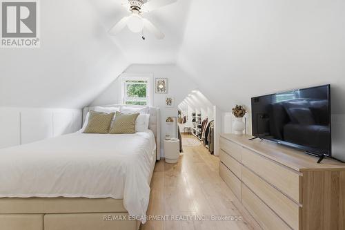 23 East 21St Street, Hamilton, ON - Indoor Photo Showing Bedroom