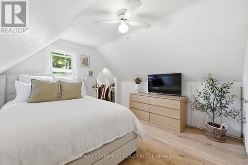 23 East 21St Street, Hamilton, ON - Indoor Photo Showing Bedroom