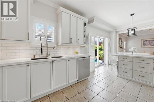 5444 Sundial Road, Burlington, ON - Indoor Photo Showing Kitchen