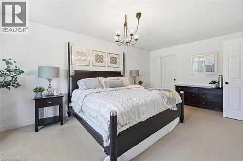 5444 Sundial Road, Burlington, ON - Indoor Photo Showing Bedroom
