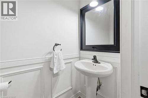 5444 Sundial Road, Burlington, ON - Indoor Photo Showing Bathroom