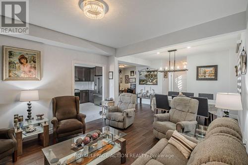 87 Grandville Circle, Brant, ON - Indoor Photo Showing Living Room