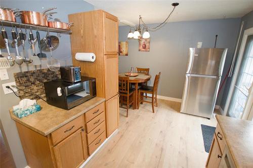 64 Kersey Bay, Winnipeg, MB - Indoor