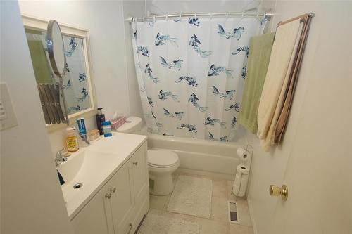 64 Kersey Bay, Winnipeg, MB - Indoor Photo Showing Bathroom