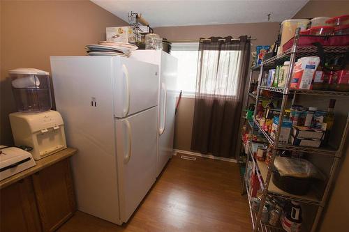 64 Kersey Bay, Winnipeg, MB - Indoor Photo Showing Laundry Room