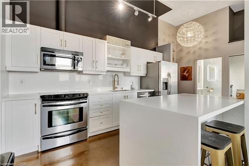410 King Street W Unit# 506, Kitchener, ON - Indoor Photo Showing Kitchen With Upgraded Kitchen