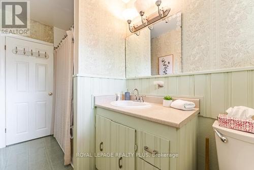 27 Sora Drive, Mississauga, ON - Indoor Photo Showing Bathroom