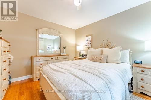27 Sora Drive, Mississauga, ON - Indoor Photo Showing Bedroom