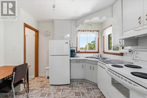 906 N Big Island Road, Prince Edward County (Sophiasburg Ward), ON - Indoor Photo Showing Kitchen With Double Sink