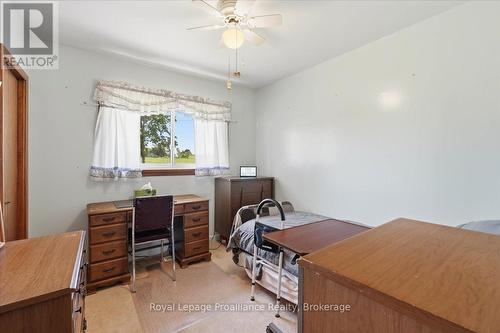906 N Big Island Road, Prince Edward County (Sophiasburg Ward), ON - Indoor Photo Showing Bedroom