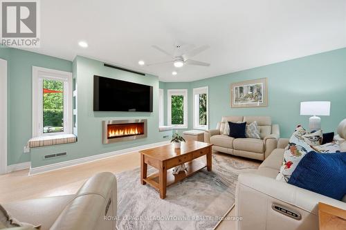 25 Gollop Crescent, Halton Hills, ON - Indoor Photo Showing Living Room With Fireplace