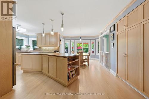 25 Gollop Crescent, Halton Hills, ON - Indoor Photo Showing Kitchen