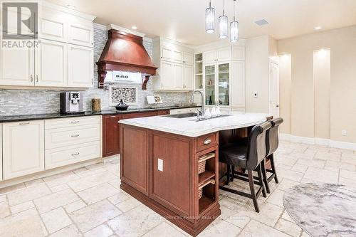 1188 Birchview Drive, Mississauga, ON - Indoor Photo Showing Kitchen