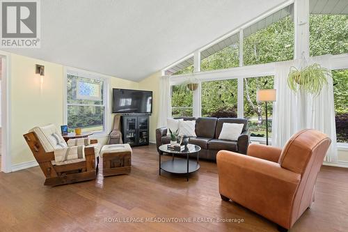 12072 Sixth Line, Halton Hills, ON - Indoor Photo Showing Living Room