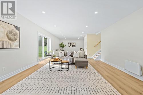 12072 Sixth Line, Halton Hills, ON - Indoor Photo Showing Living Room