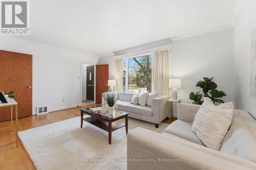 68 Gair Drive, Toronto, ON - Indoor Photo Showing Living Room