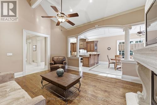 155 Cook'S Mill Crescent, Vaughan, ON - Indoor Photo Showing Living Room