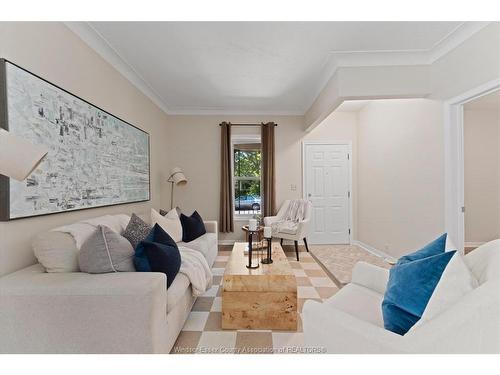 663 Brock Street, Windsor, ON - Indoor