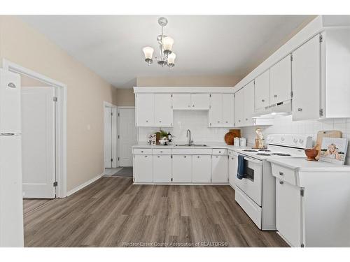 663 Brock Street, Windsor, ON - Indoor Photo Showing Kitchen With Double Sink