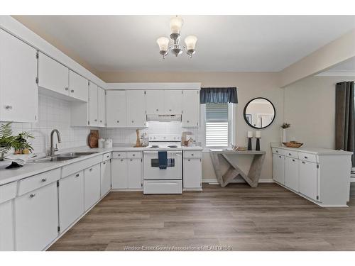 663 Brock Street, Windsor, ON - Indoor Photo Showing Kitchen With Double Sink