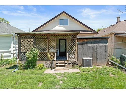 663 Brock Street, Windsor, ON - Outdoor With Deck Patio Veranda