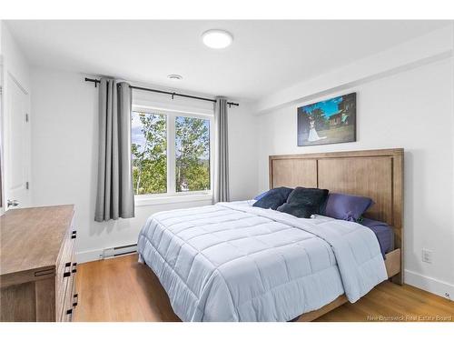 4 Westwood Dr, Fredericton, NB 