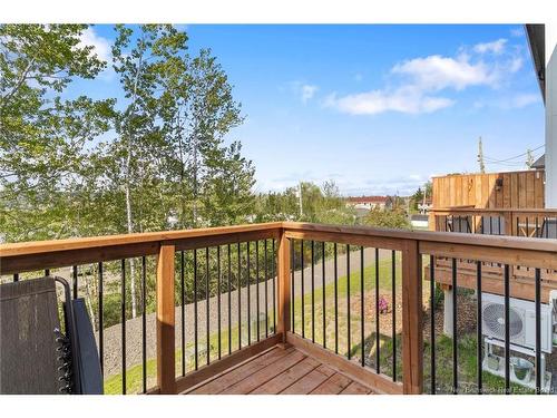 4 Westwood Dr, Fredericton, NB 