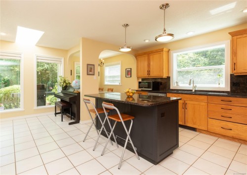 2956 Ridgeway Rd, Nanaimo, BC 