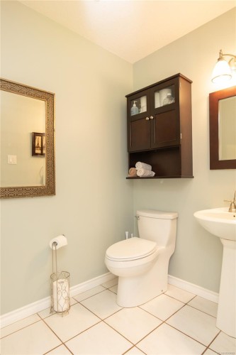 2956 Ridgeway Rd, Nanaimo, BC 