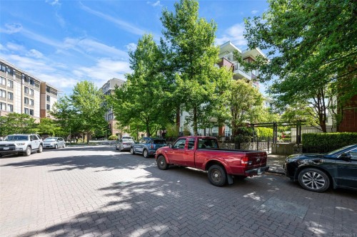 #109-380 Waterfront Cres, Victoria, BC - Outdoor